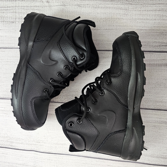 Pre-owned Nike Kids' Manoa Leather Lace-Up Boots - Picture 1 of 10
